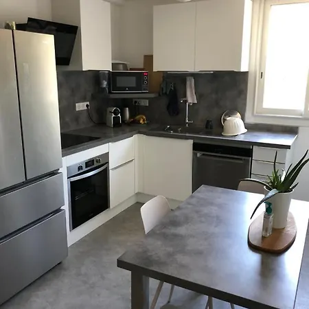Chambre Avec Salle D'Eau Privee Dans Appartement Partage 200 M Du Tram Montpellier Exterior photo