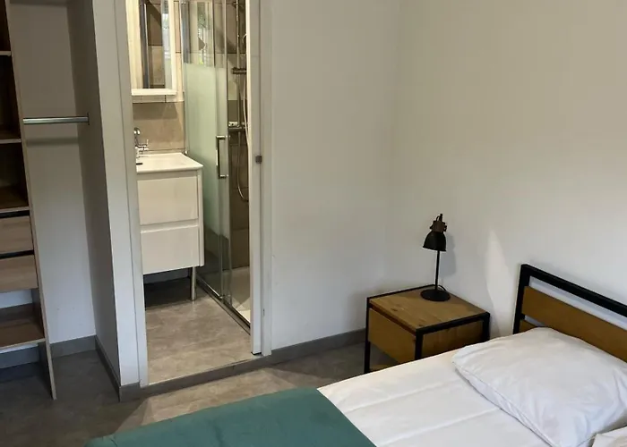 Chambre Avec Salle D\'Eau Privee Dans Appartement Partage 200 M Du Tram